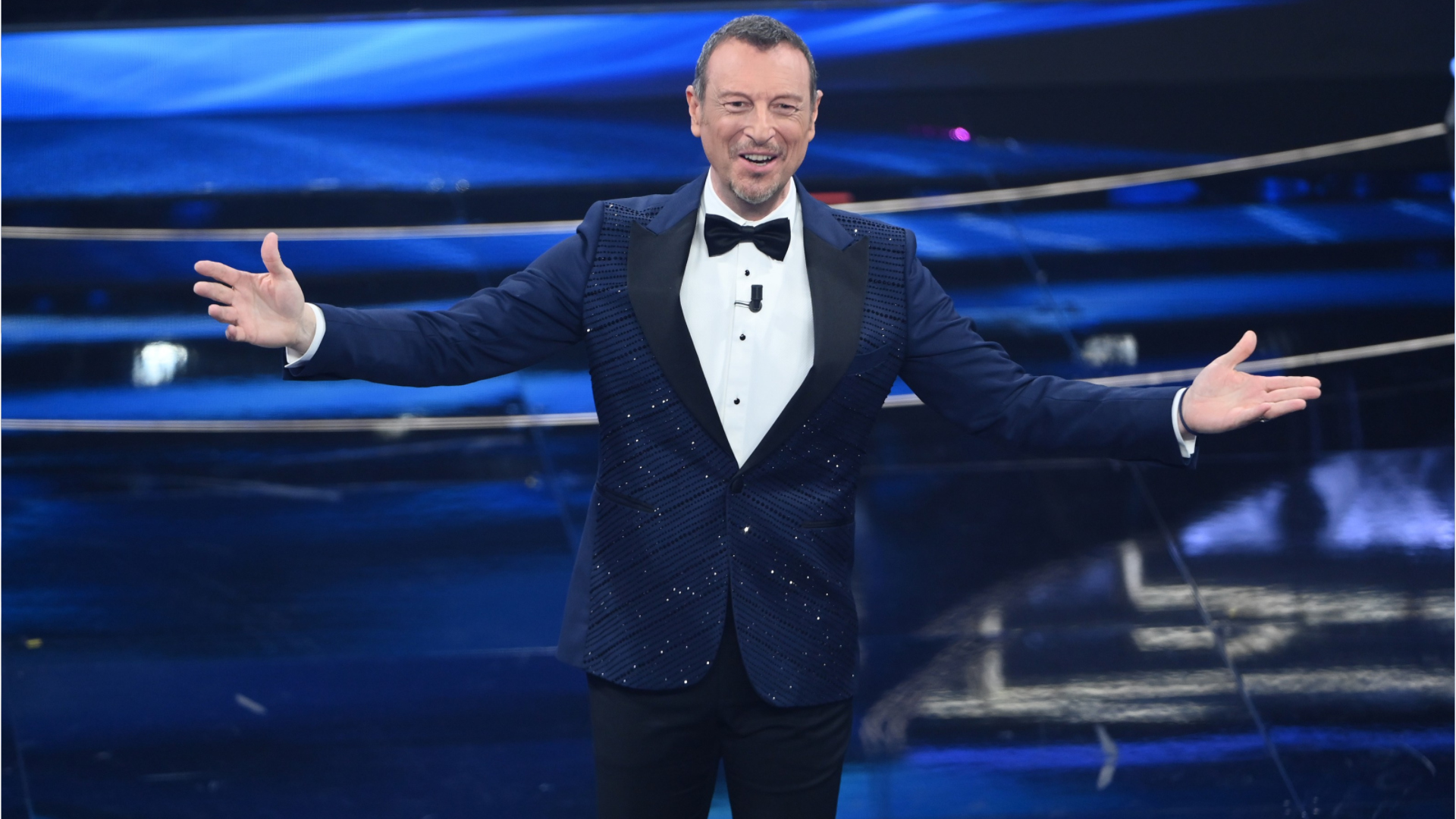 Sanremo 2024, svelati i 5 co-conduttori che affiancheranno Amadeus