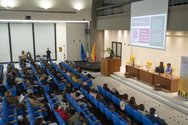 Violenza di genere, una giornata con gli studenti al Cannizzaro di Catania