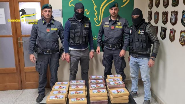 Arrestati due catanesi con 45 kg di cocaina in auto – VIDEO