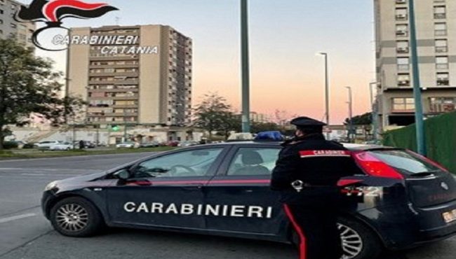 Picchia la madre e appicca incendio, l’ira di un 33enne per l’odore di frittura troppo intenso