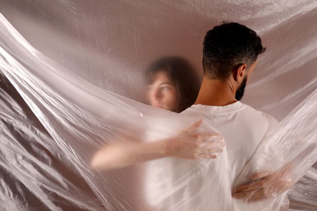 “Ho reso la mia vita un inferno e anche quella della donna che amavo”: lo sfogo di un narcisista patologico