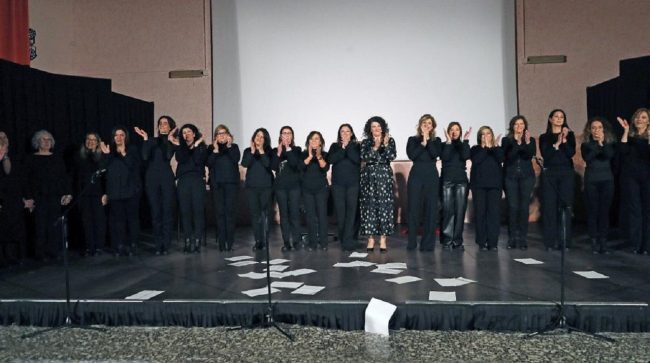 “Cattedre in ribalta”: gruppo di docenti e dirigente scolastico per un progetto teatrale contro la violenza sulle donne