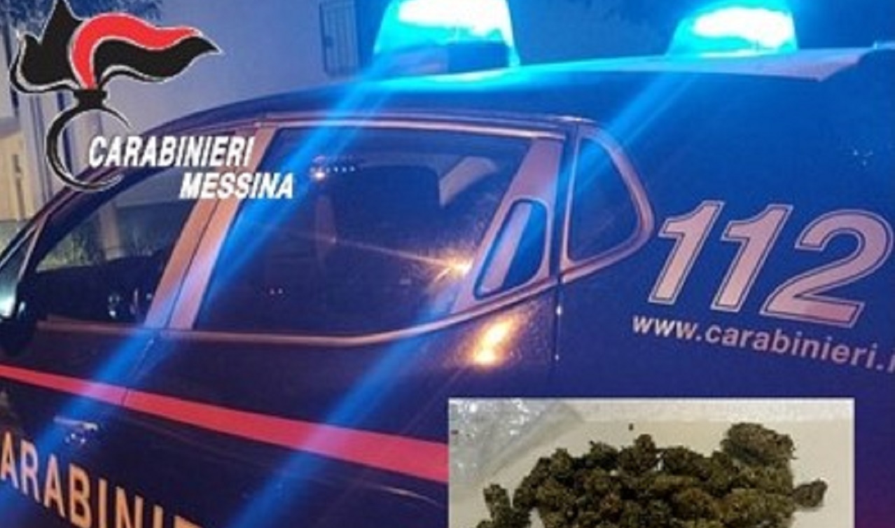 Fermato mentre usciva di casa con la droga, giovane pusher arrestato a Messina