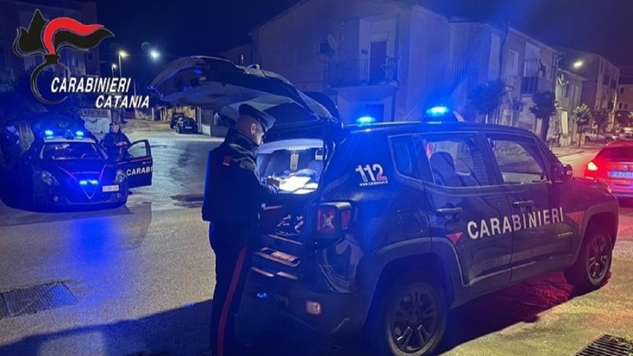Carabinieri setacciano diversi comuni del Catanese