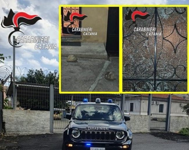Coppia di anziani perseguitata nel Catanese: 27enne prende a sassate la finestra di casa