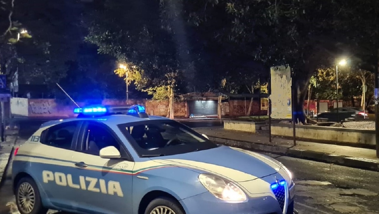 Catania, armato di chiodi molesta e minaccia passanti in Via Etnea