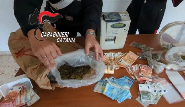 Scoperto panificio della droga ad Aci Catena