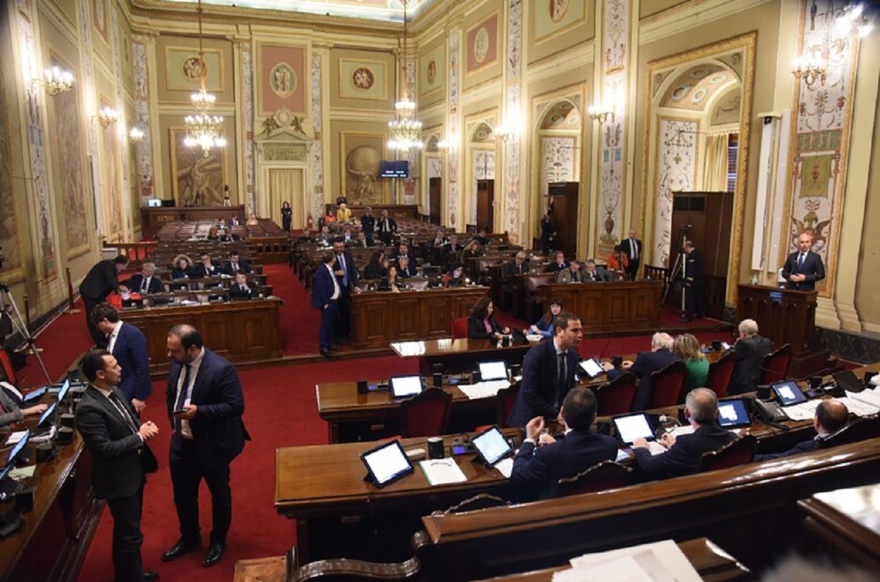 Il governo regionale è in crisi, si attendono segnali da Fratelli d’Italia: si va verso una nuova leadership
