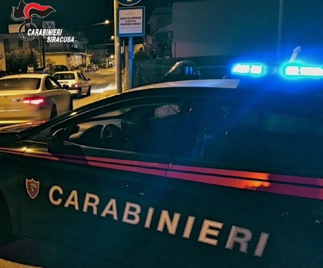 Vìola i domiciliari e viene sorpreso a spasso per le vie del centro, 35enne in manette