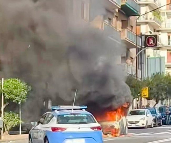 Catania, incendio in pieno centro: la polizia interviene ed evita una tragedia