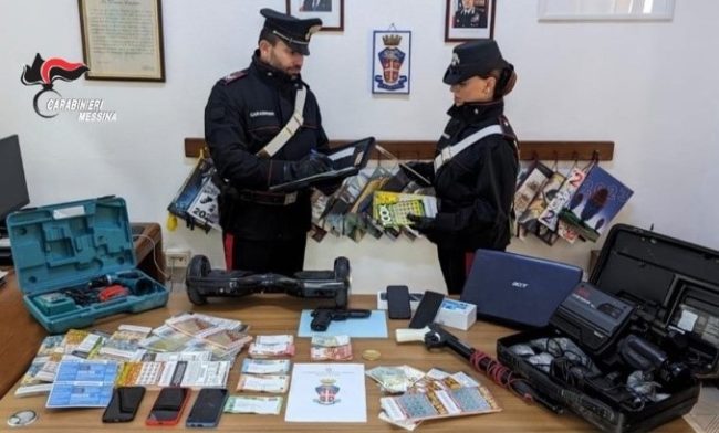 Droga per tutti i gusti nel forno della cucina, arrestati tre giovani ladri del Messinese