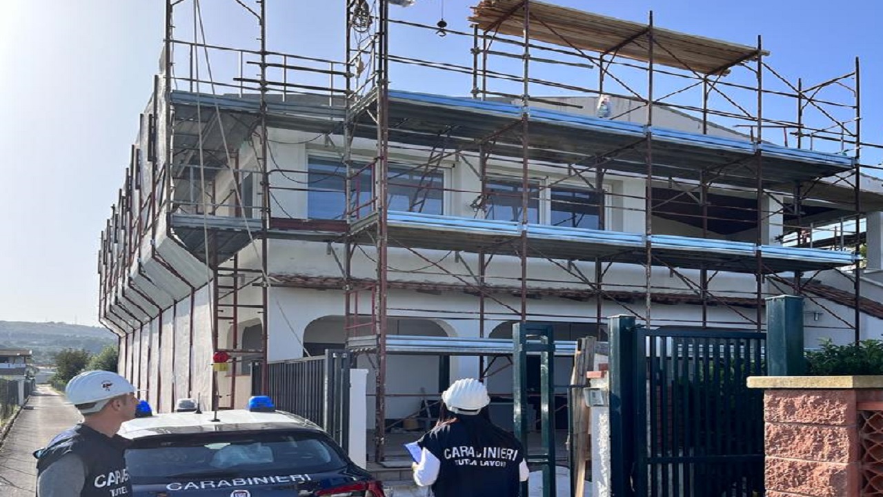 Lavoratori in nero e poca sicurezza nei cantieri: denunce e sanzioni per aziende edili a Palermo