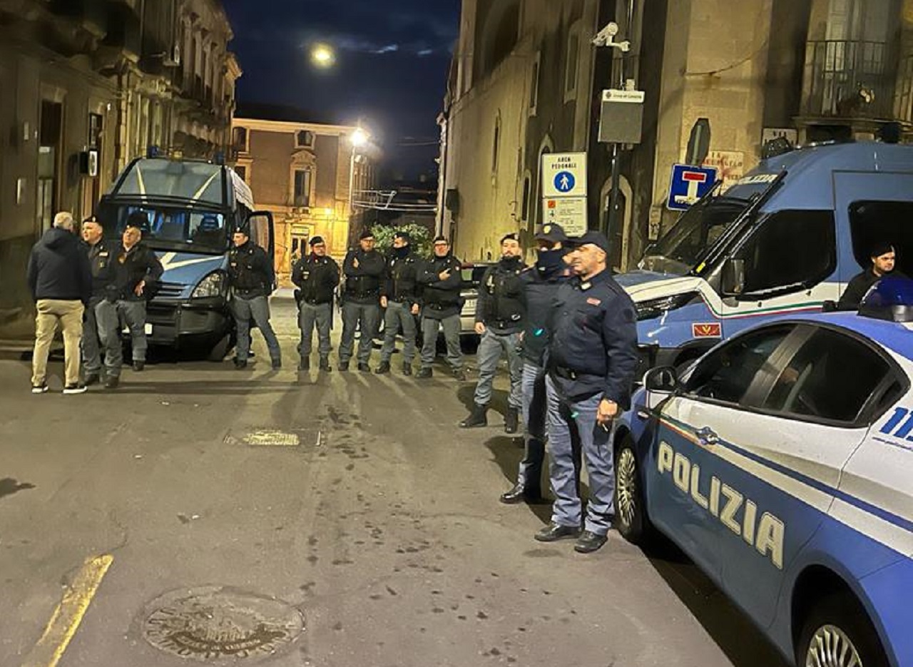 Sequestrato immobile in via Gallo a Catania, 11 denunce