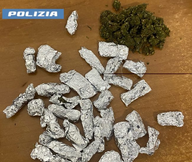 Ruba una bici, inseguito e fermato: addosso anche droga, un arresto a Catania