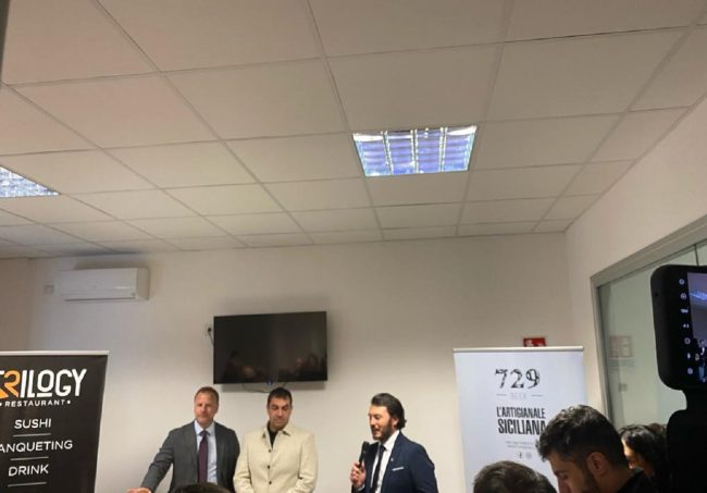 Gli auguri di Natale del Catania al Massimino, presenti Pelligra e Grella – VIDEO