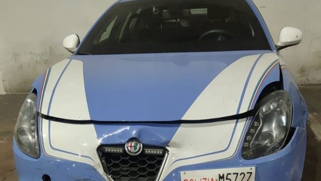 Rapina la sua ex e scappa, ritrovato a Catania riesce a fuggire speronando la polizia: arrestato a Caltanissetta
