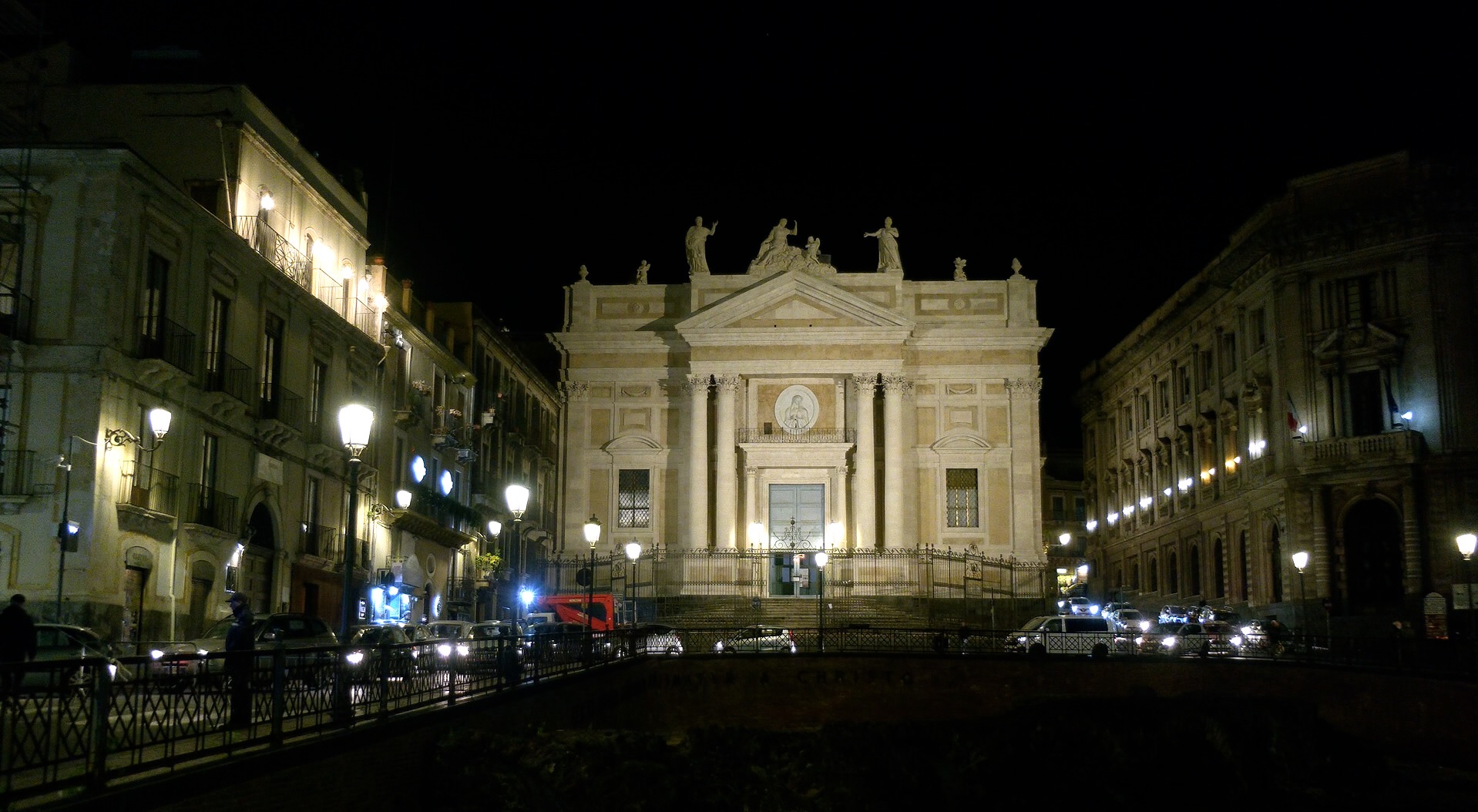 Catania sempre più illuminata per cittadini e turisti, si accendono altre 4 chiese