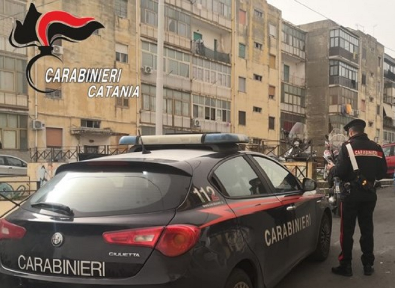 Catania, senza fine l’azione di spaccio: arrestato un pusher 24enne in via Capo Passero