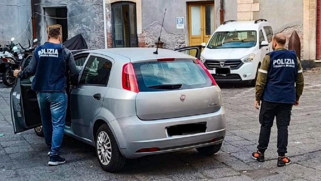 “È qui la donna che cercate”, in un albergo di Catania finisce la fuga di una 37enne