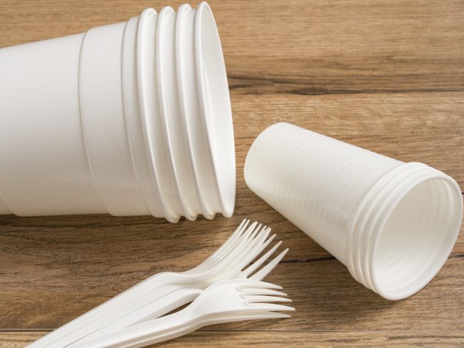 Feste natalizie con un occhio alla sostenibilità: 10 consigli per rispettare l’ambiente
