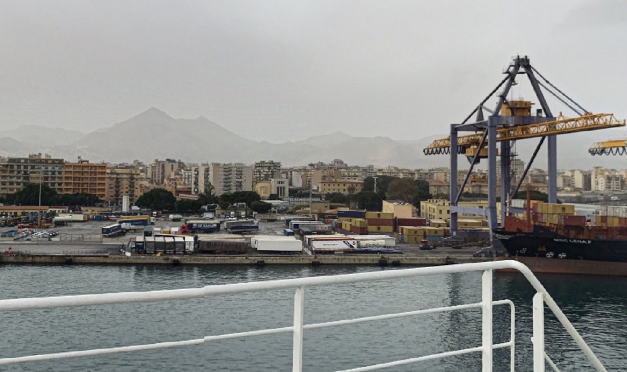 Sospetto pacco bomba su una nave al Porto di Palermo