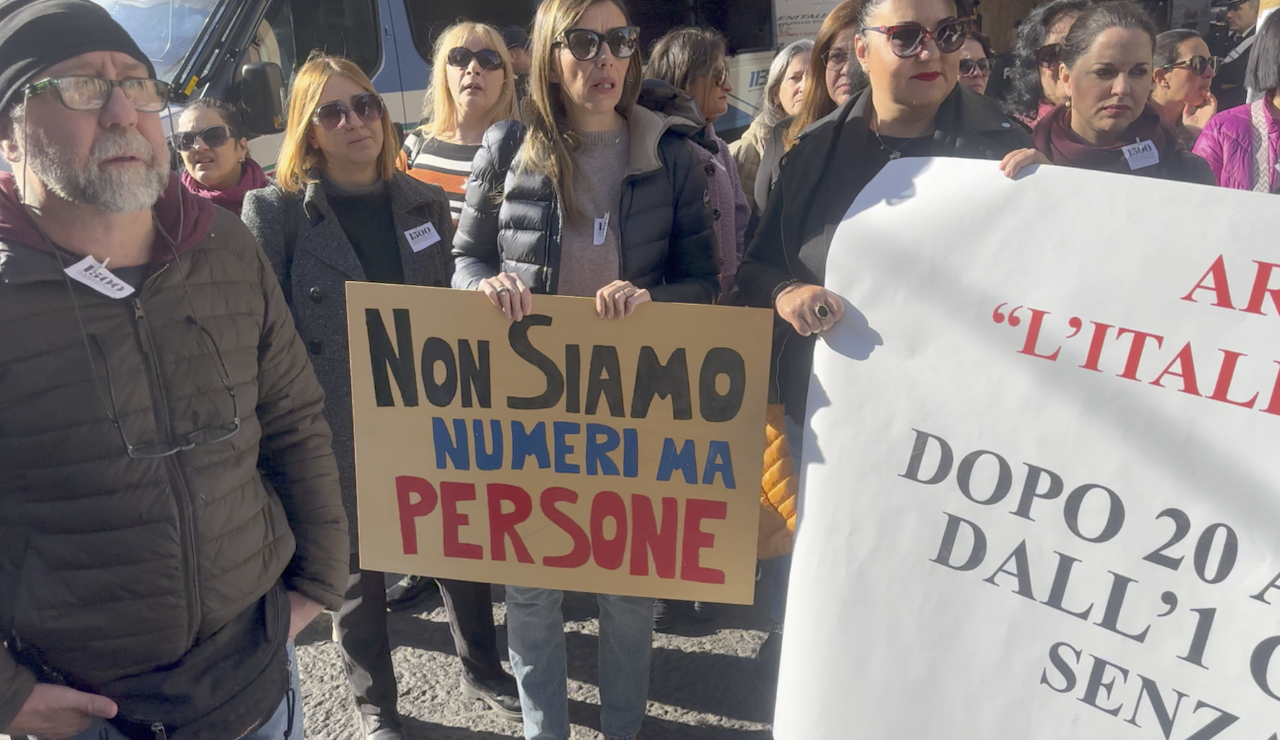 Catania, manifestazione lavoratori Almaviva: “No al licenziamento”