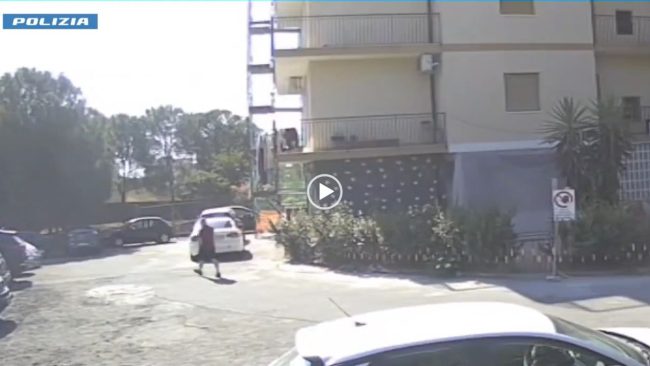 Minacce di morte per estorcere denaro e pagare la droga: arrestato un 32enne catanese – VIDEO
