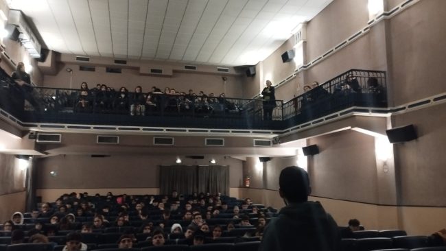 “Dopo questo film ci guarderemo intorno con occhi diversi”: “IO CAPITANO” commuove gli studenti del “Gemmellaro” di Catania