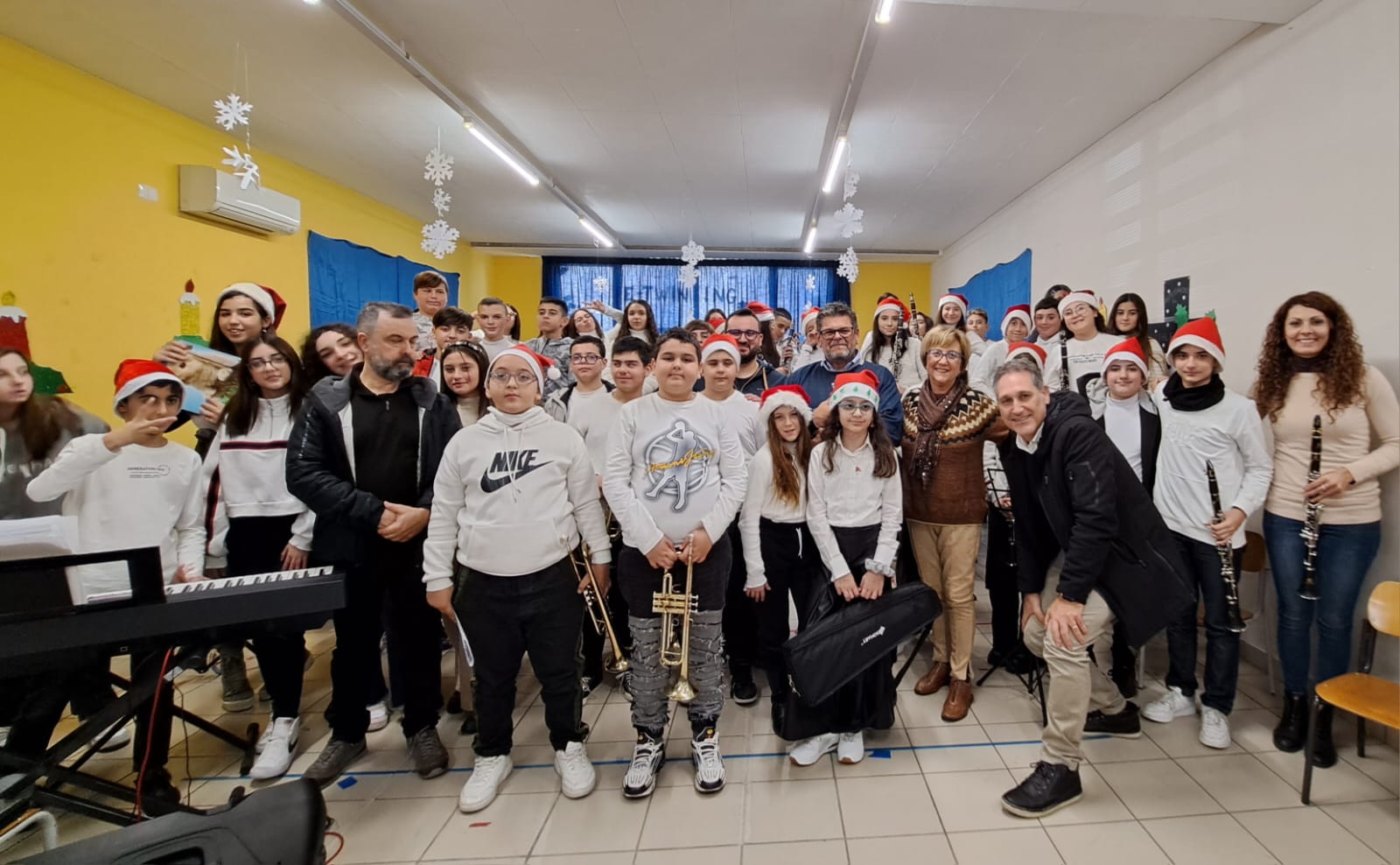 L’I.C. San Giorgio di Catania augura Buon Natale con la sua orchestra in concerto – LE FOTO