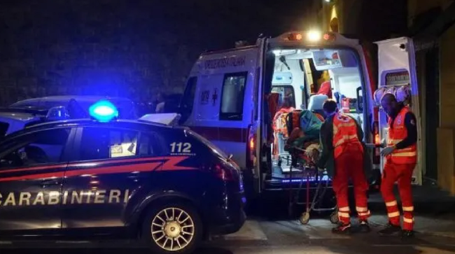 Tragedia nella notte sulla SS 115, un’auto si scontra con una moto: due morti e un ferito grave