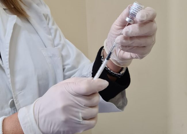 Influenza, picco atteso fra gennaio e febbraio: è il tempo giusto per vaccinarsi