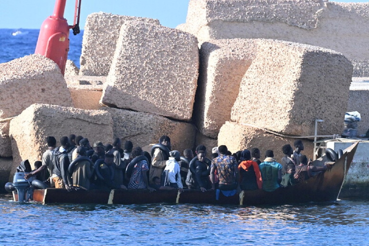 Esplode motore barchino durante viaggio, non cessano gli sbarchi a Lampedusa
