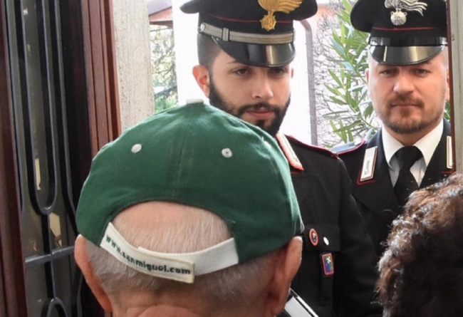 Badante ladra fa piazza pulita dei soldi del nonnino che accudiva
