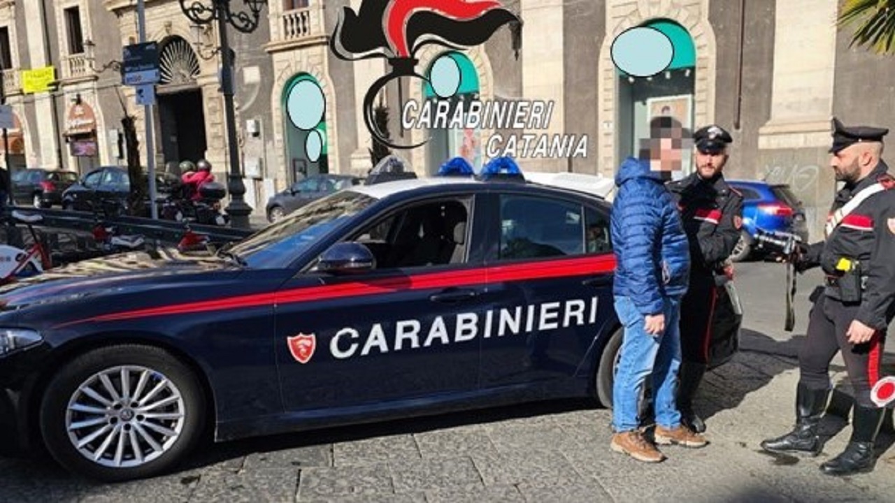 In giro per Catania nonostante le restrizioni, “paparazzato” e denunciato un 41enne