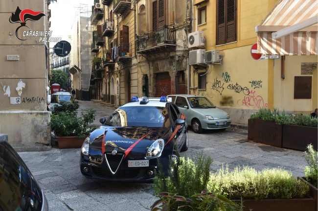 Interrotta in un appartamento di Palazzo Bartolotta una festa con duecento persone
