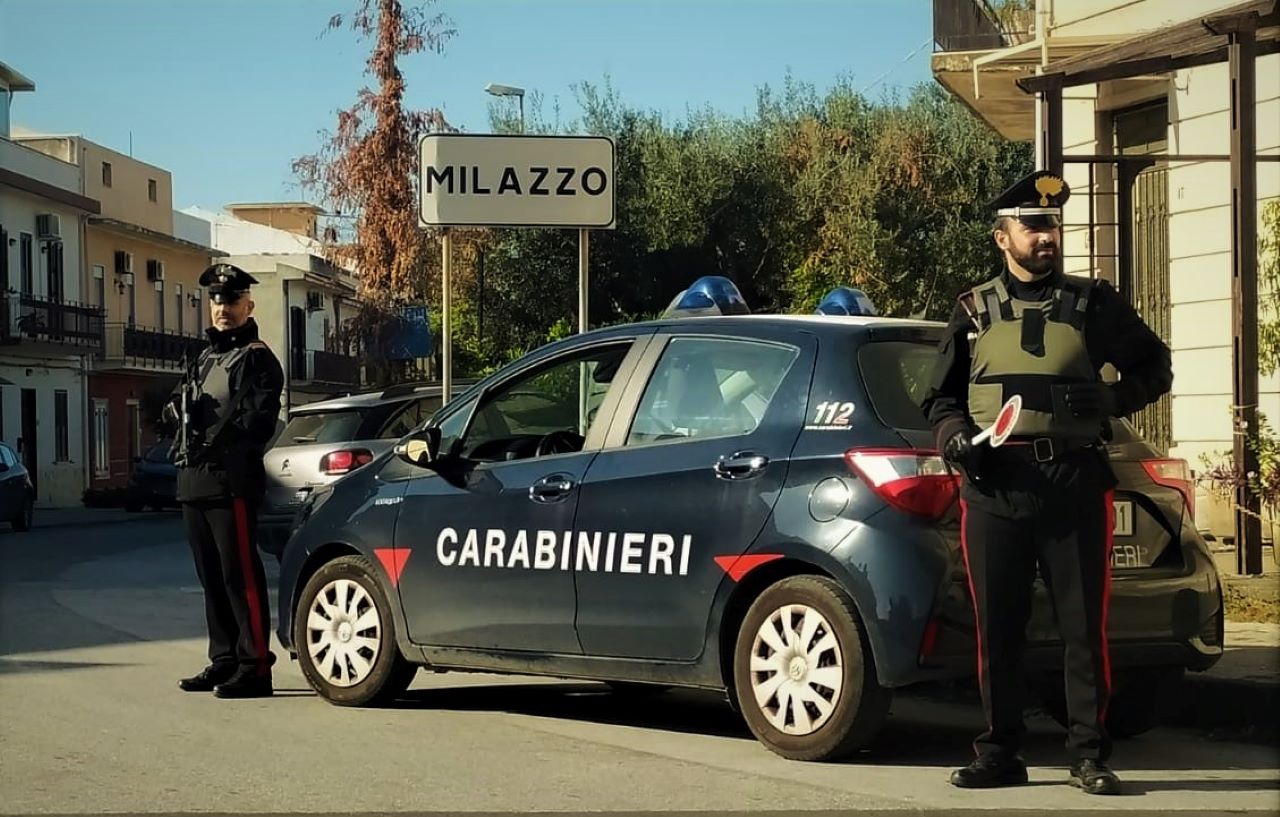 Forza posto di blocco, scatta l’inseguimento in autostrada: arrestato 39enne con crack