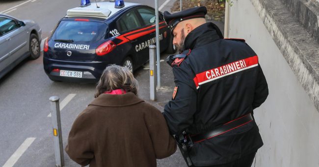 Le richieste di denaro e i maltrattamenti alla madre, finisce in carcere un giovane di Pozzallo