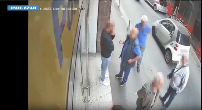 Catania, arrestato 49enne accusato di rapina ai danni di una anziana – VIDEO