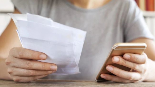 Bollette telefoniche, azione legale del Codacons: rimborsi agli utenti siciliani