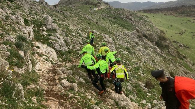 Si accascia a terra mentre fa pascolare dei bovini, morto un pastore a Gratteri