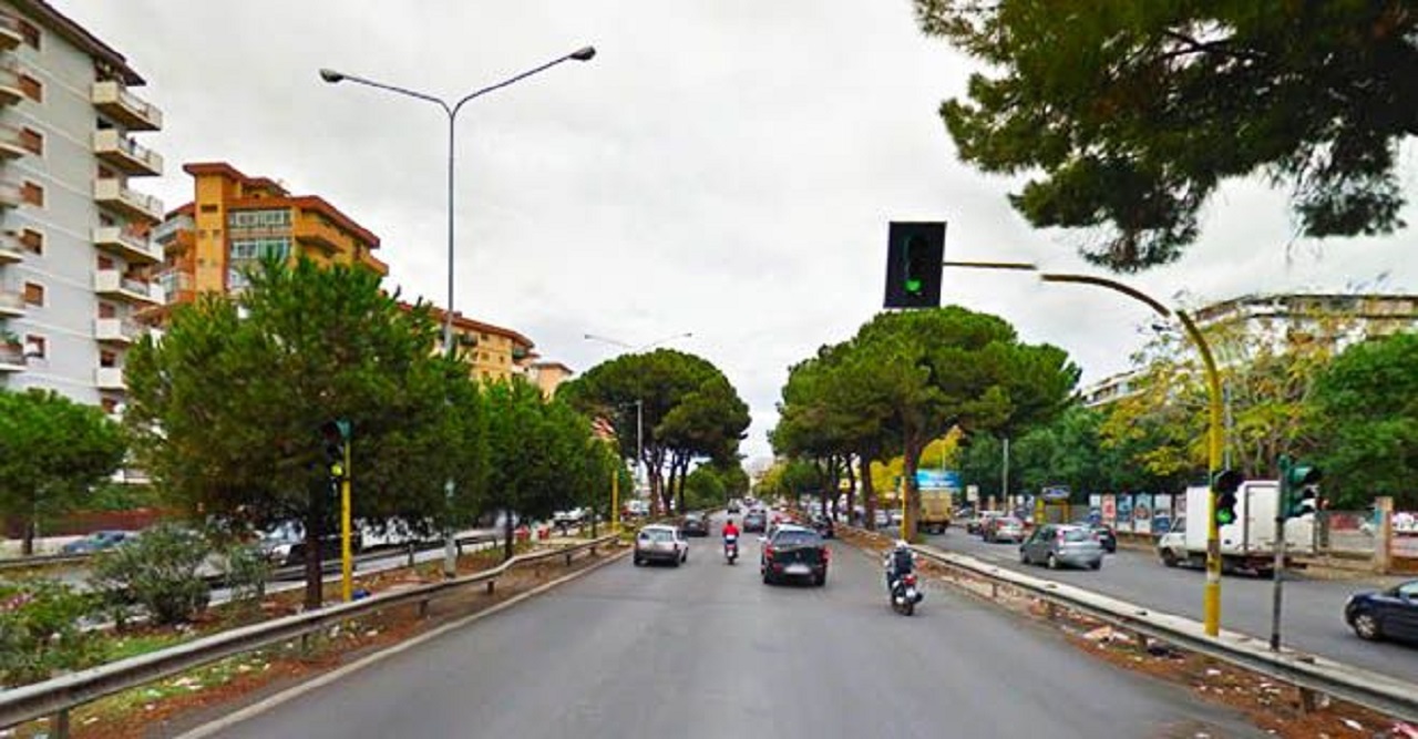 Auto si ribalta in viale Regione Siciliana, due feriti