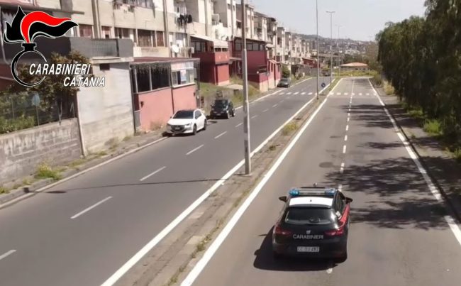 Pusher minorenni in manette: l’arresto in via Capo Passero