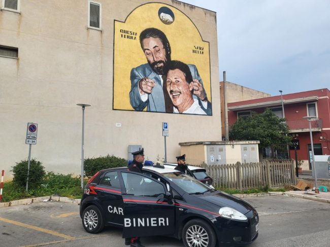 A spasso con hashish e cocaina in auto, arrestato 20enne nel Palermitano