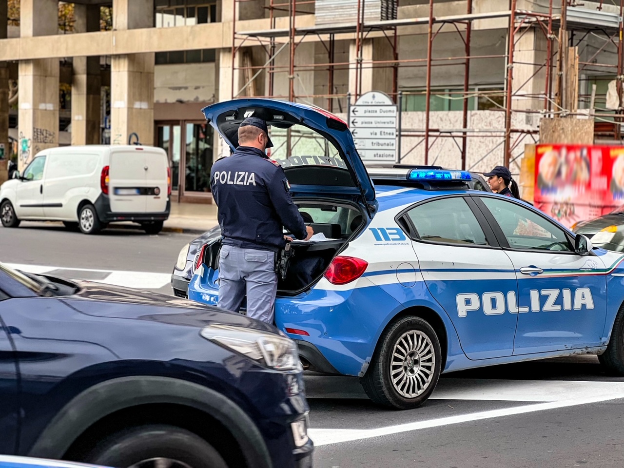 Catania, sequestrato arsenale in una mansarda: rinvenute 22 armi da fuoco