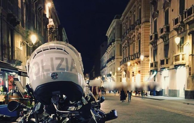 Parcheggiatori abusivi di Catania segnalati grazie all’App della Polizia