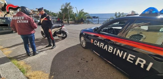 Catania, entra in ZTL con targa nascosta da una pezza: nei guai “u spettu”