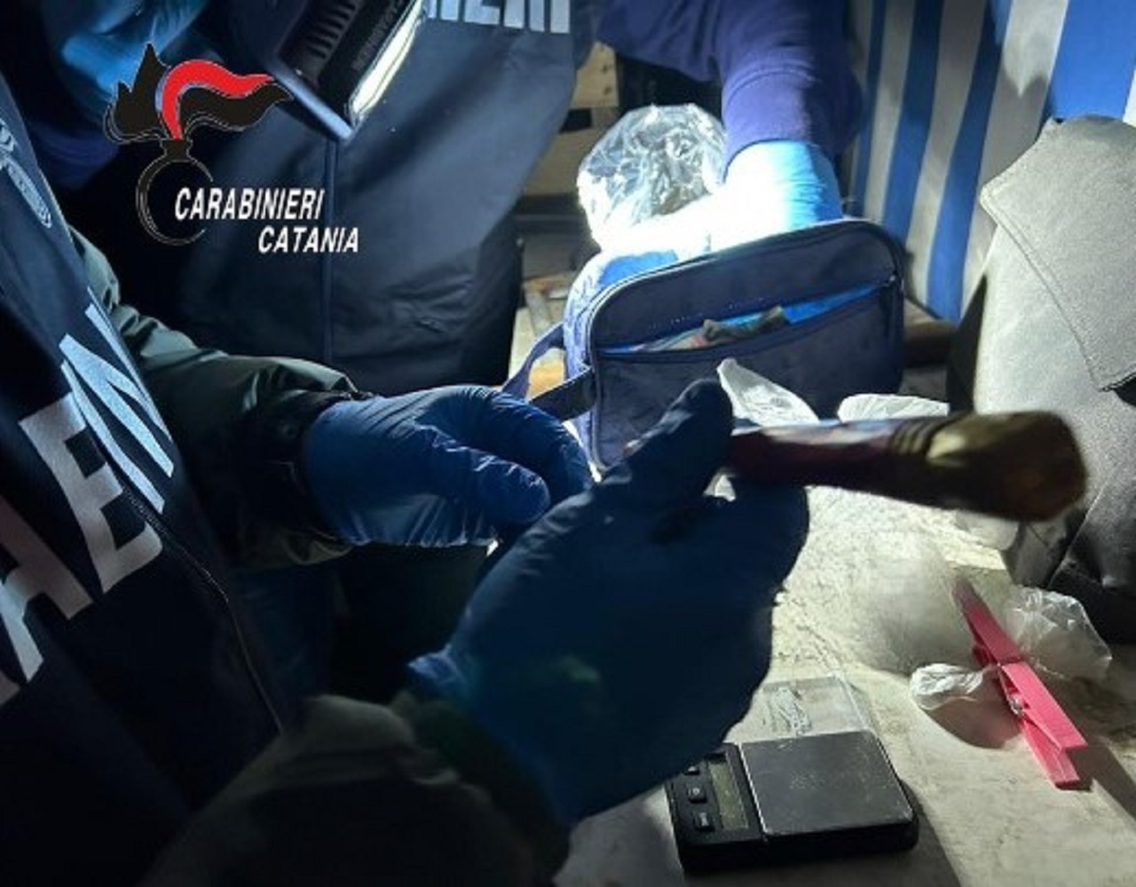 Spacciava tra i chioschi di Picanello, arrestato pusher a Catania
