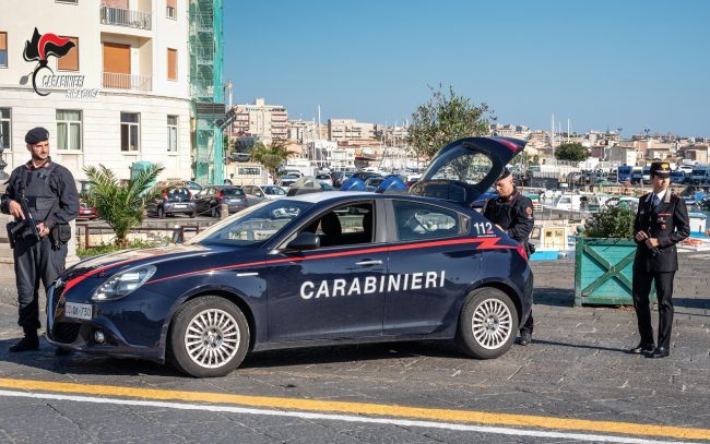 Evade due volte nello stesso giorno dai domiciliari: arrestata 27enne nel Siracusano