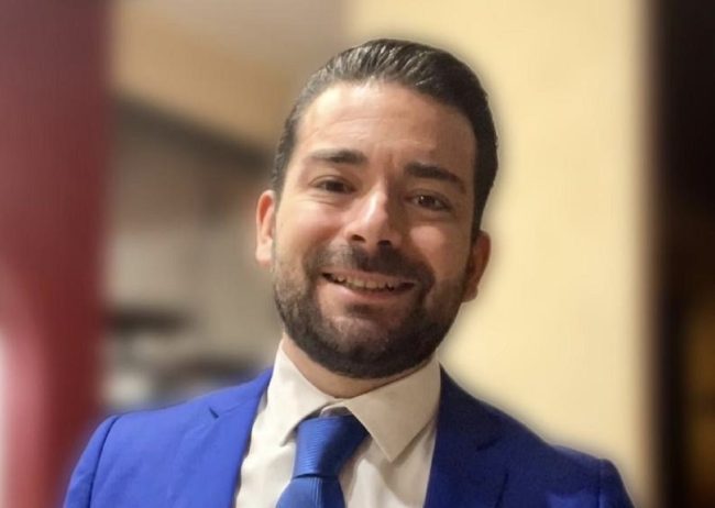 Giarre, petardi nei cassonetti in via Teatro. Barbagallo: “Ingiustificati e pericolosi atti di vandalismo”