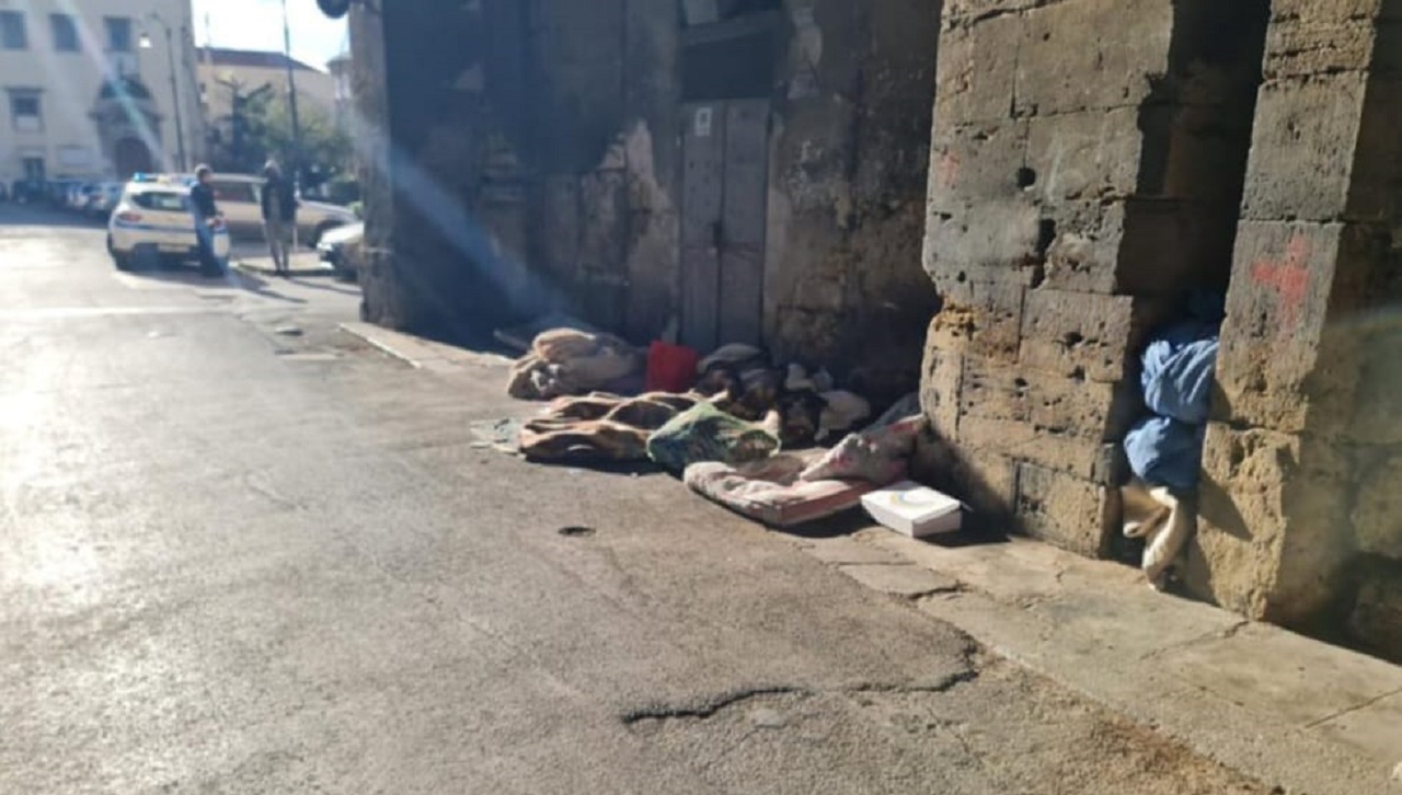 Decoro urbano, interventi della polizia municipale al centro di Palermo
